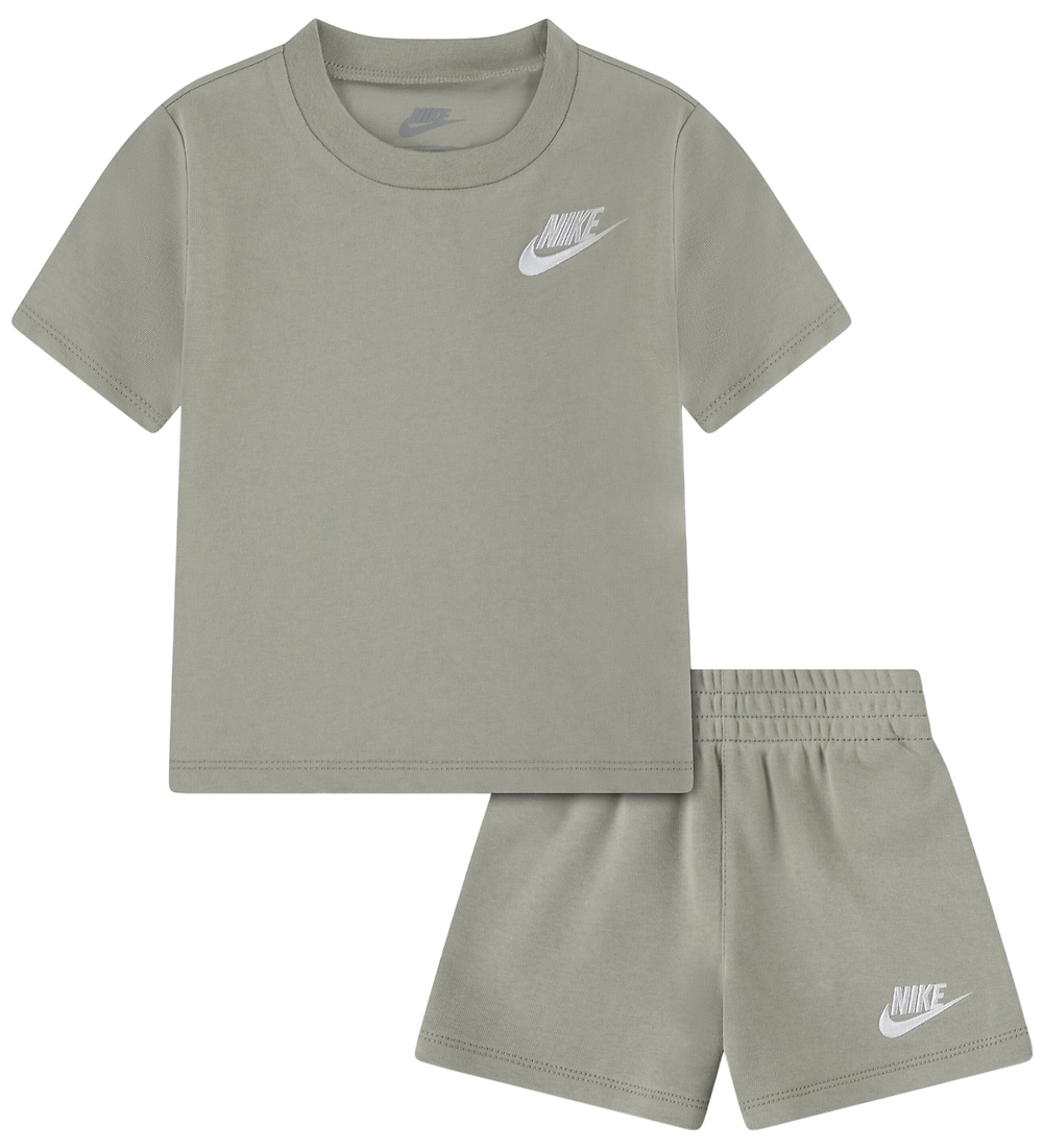 Nike T-shirt E Pantaloncini 66m143