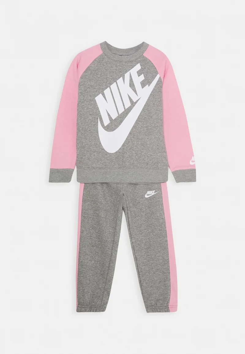 Nike Tuta 36f563