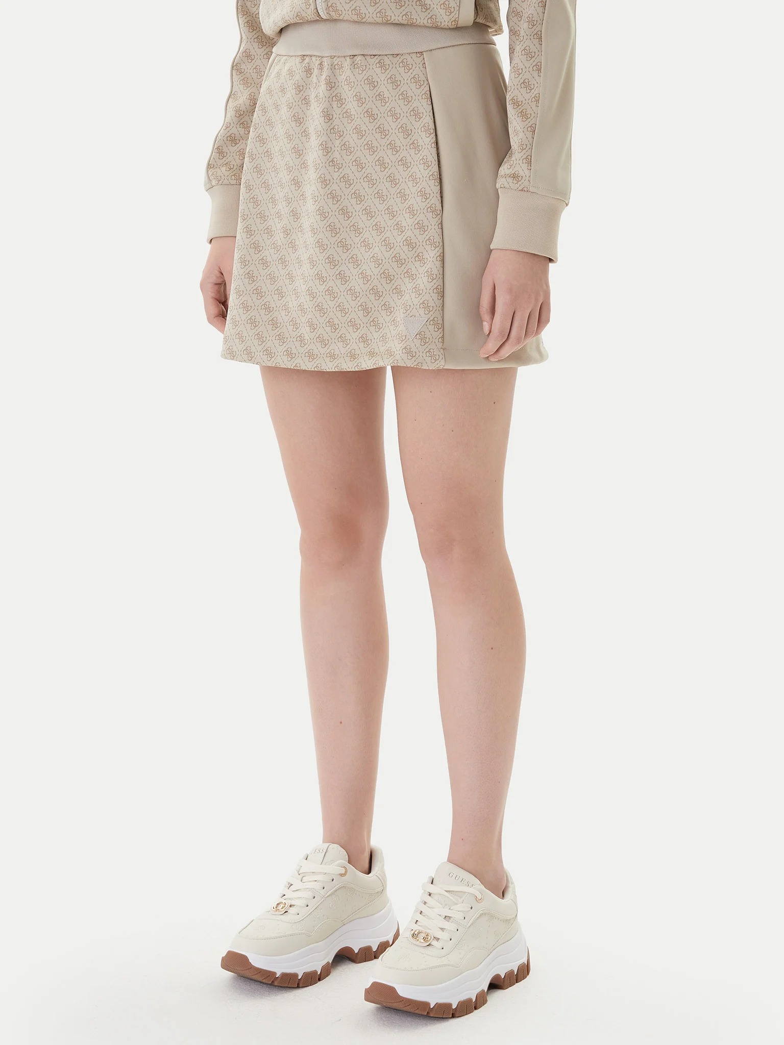 Guess GONNA V6rd04 K2042