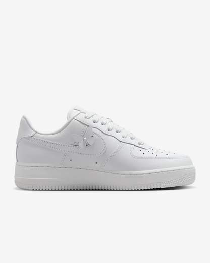 NIKE AR0639