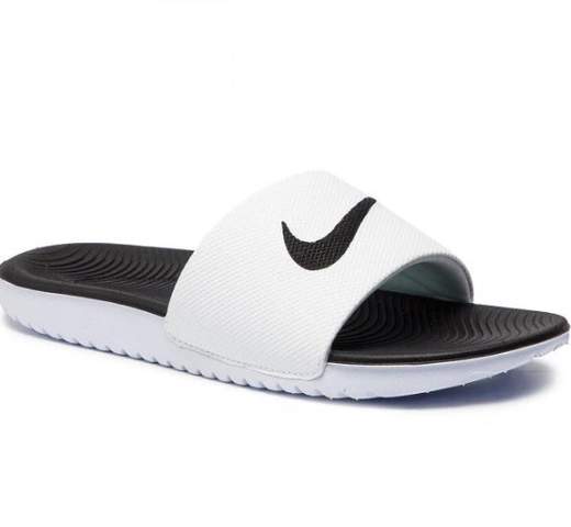 NIKE 819352