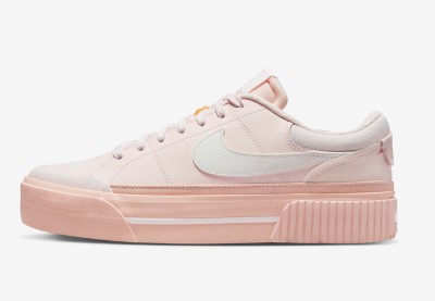 NIKE DM7590