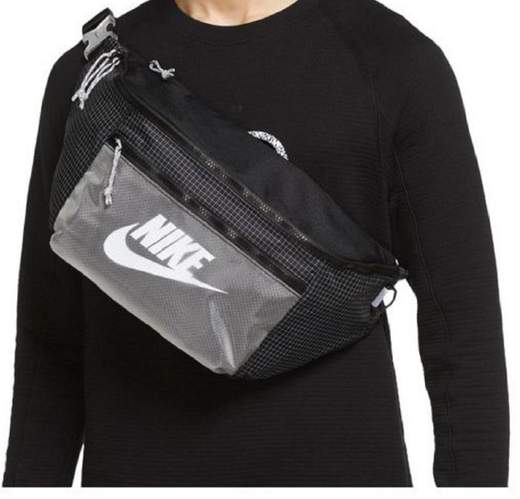NIKE CV1411
