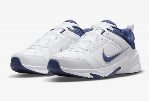 NIKE DJ1196