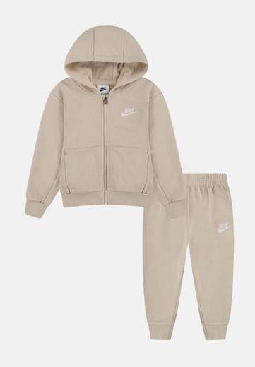 NIKE 86M485