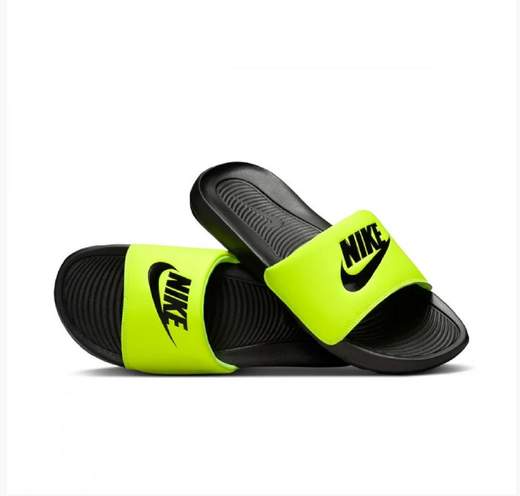 NIKE CN9675