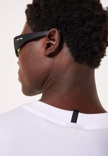 T-shirt Oakley Uomo – Grafica Skater e Comfort Traspirante