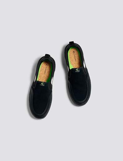 Cariuma Slip On Pro Skate