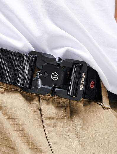 Dolly Noire Magnet Bukle Belt