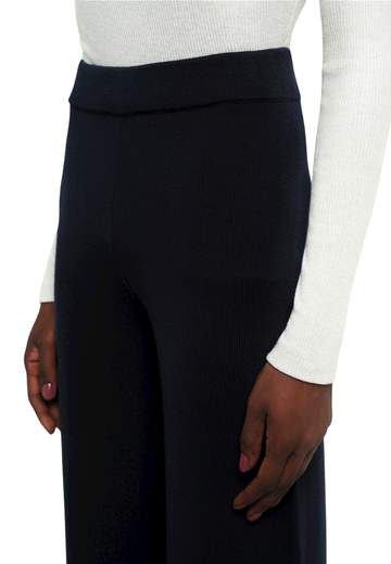 MM DI MAXMARA HAMBURG