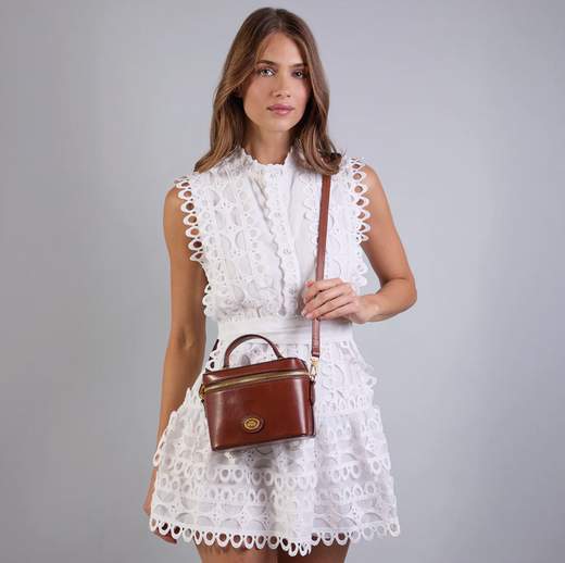 The Bridge 04540601, Story donna