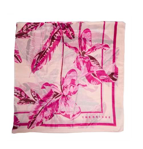 The Bridge 121234D4, Life style