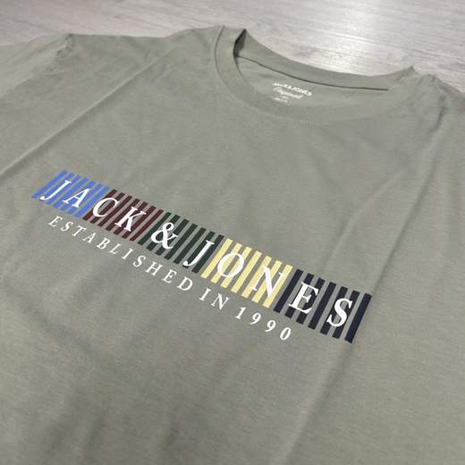 T-shirt uomo taglie grandi Jack&Jones, con logo stampato sul petto