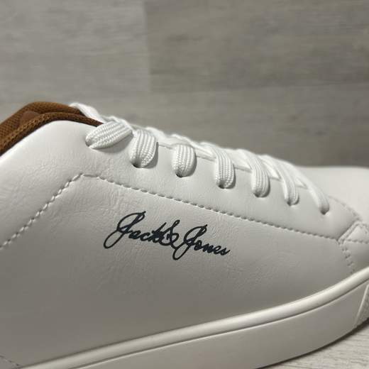 Sneakers bianche da uomo Jack&Jones- Minimal Style