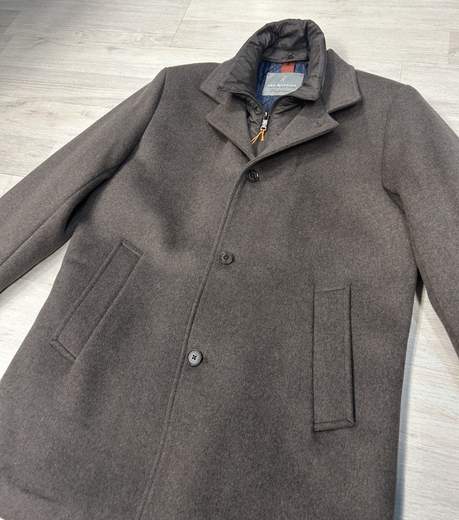Cappotto Uomo Sea Barrier – Eleganza e Comfort per la Stagione Invernale
