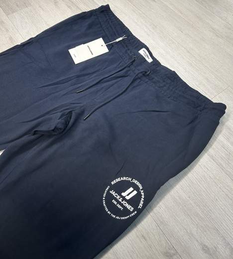 Pantaloni tuta con polsino Jack&Jones articolo 12253887