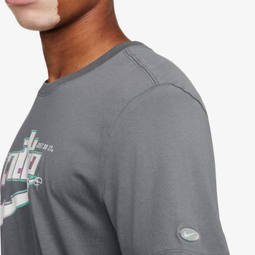 Nike FV3745
