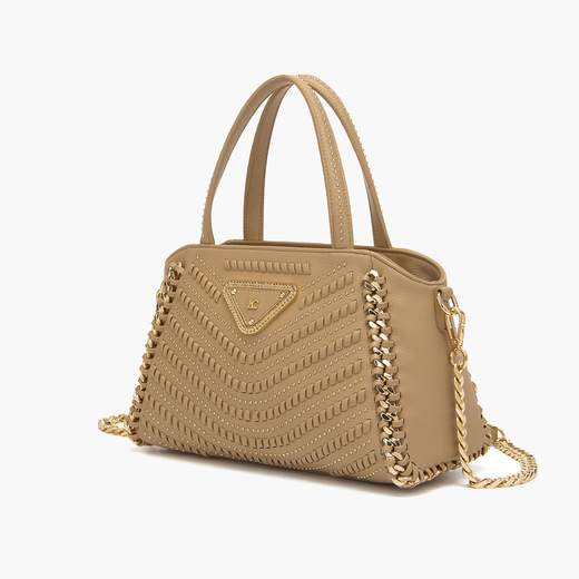 LA CARRIE 131M-GB-791-SYN