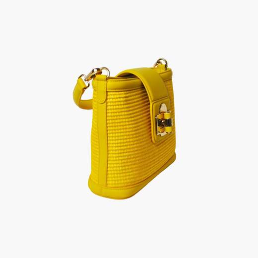 LA CARRIE 131M-EY-820-RAE