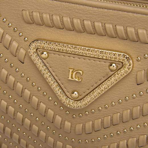 LA CARRIE 131M-GB-791-SYN