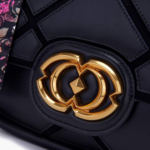 LA CARRIE 132P-RA-241-LES