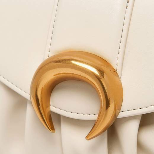 LA CARRIE 131M-TM-665-SYN