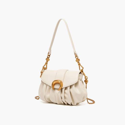 LA CARRIE 131M-TM-665-SYN