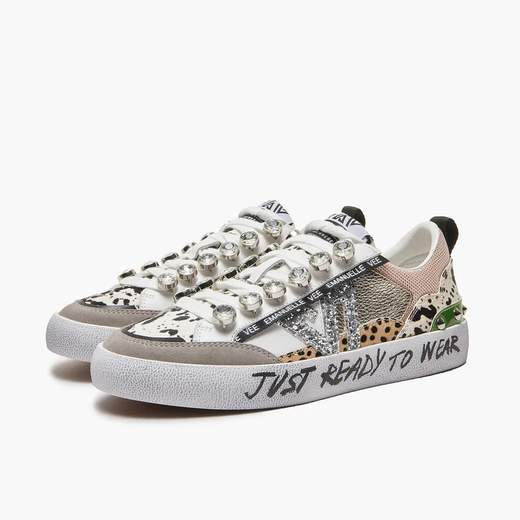 EMANUÉLLE VEE 451P-300-21-P011