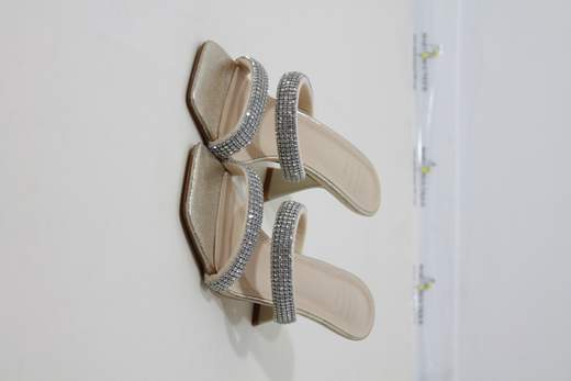 TWENTY FOURHAITCH SADIRA