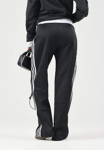 adidas KV9560