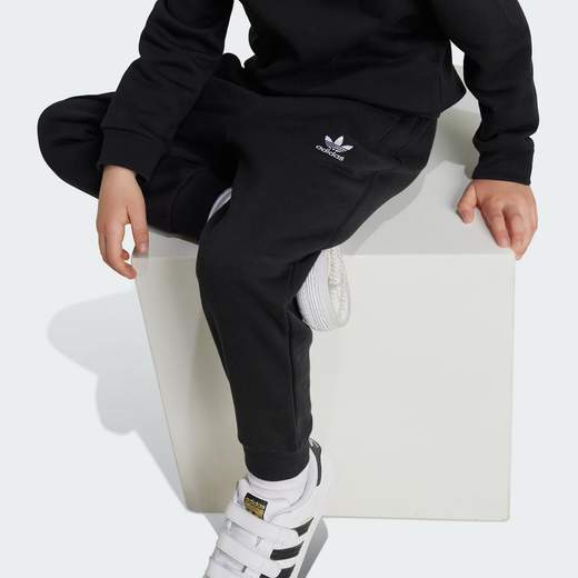adidas IW1021