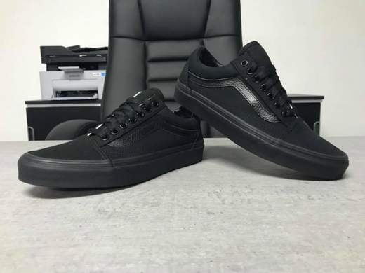 VANS VN000D3HBKA