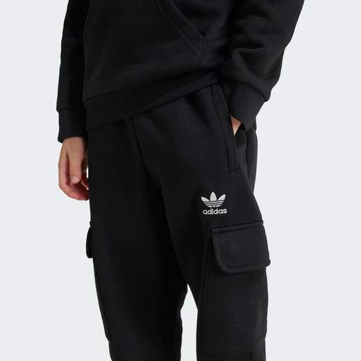 adidas IW1019