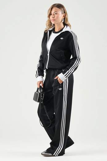adidas KV9560