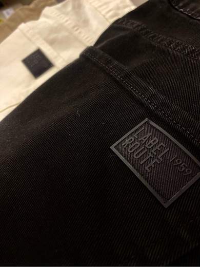 LABELROUTE WILLY01320