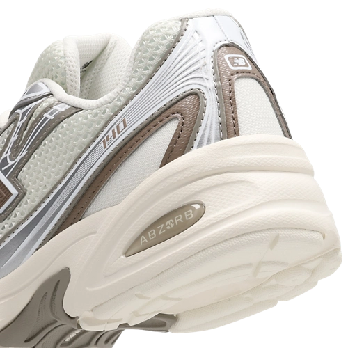 NEW BALANCE U740