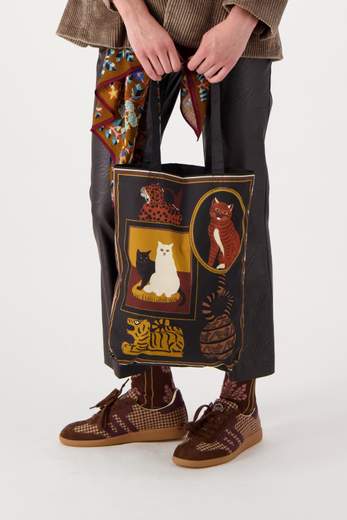 INOUI EDITIONS COLLECTIONNEUR SHOPPER BAG
