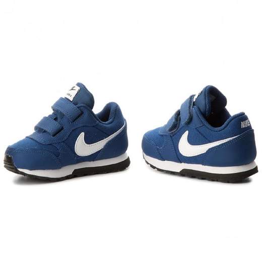 NIKE 806255-411