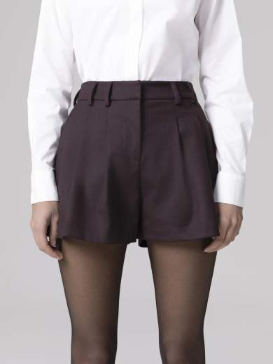 MAR DE MARGARITAS SHORTS CON PINCES