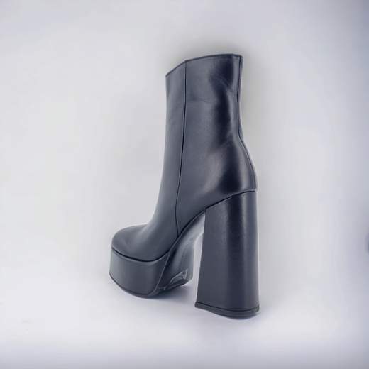 TSAKIRIS MALLAS 653