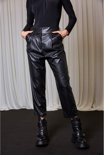 SANDRO FERRONE BACIO