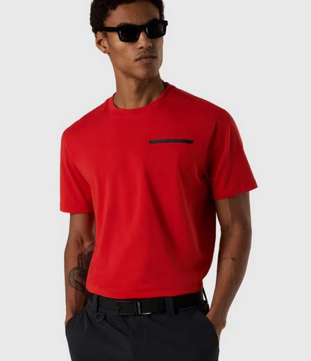 T-SHIRT CON LETTERING