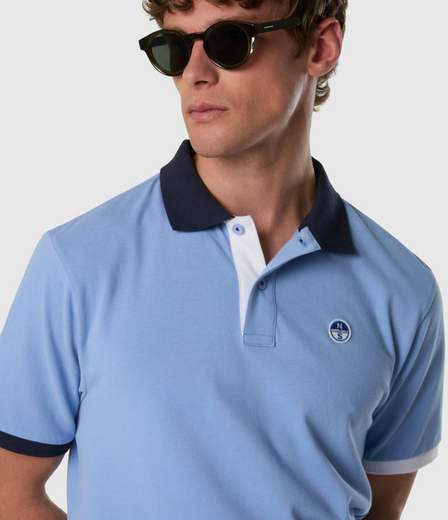 POLO CON DETTAGLI A CONTRASTO