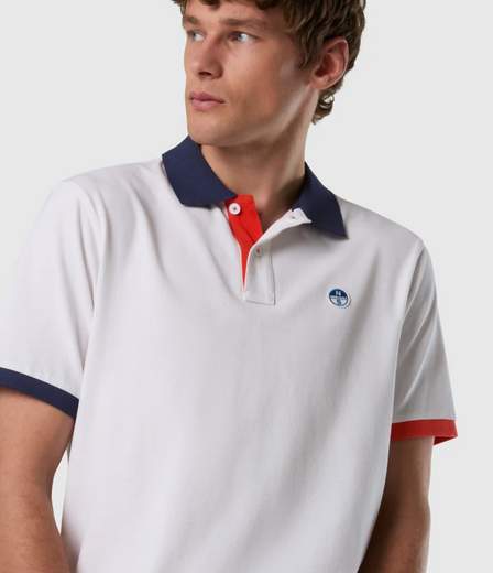 POLO CON DETTAGLI A CONTRASTO
