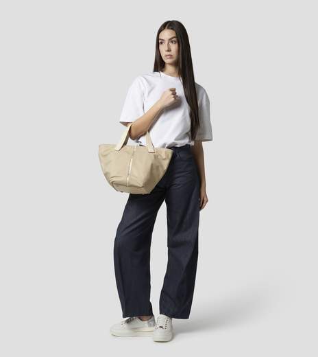 Alexander Smith LAURENMEDIUM