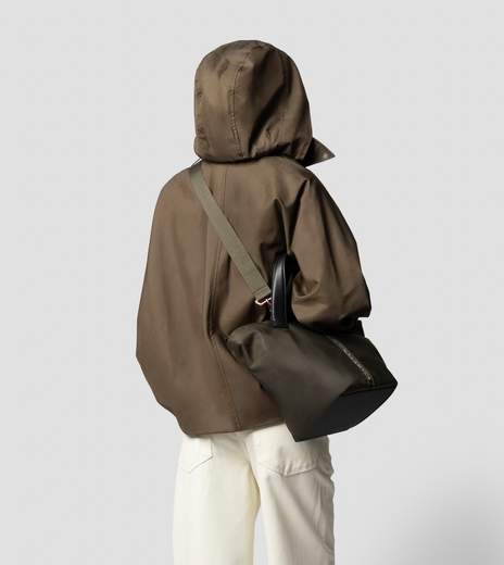 Alexander Smith LAURENMEDIUM