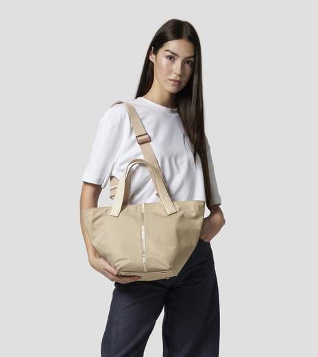 Alexander Smith LAURENMEDIUM