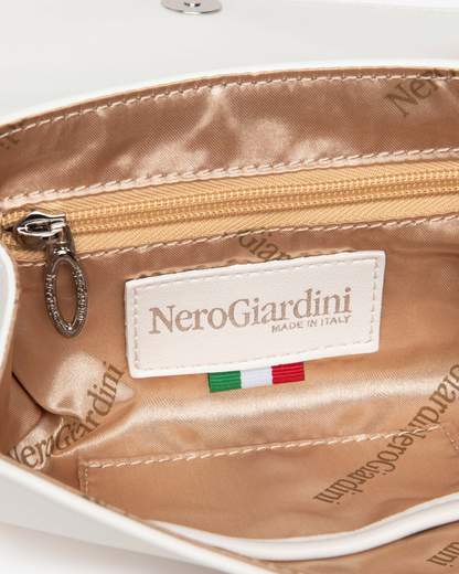 Nero Giardini E443700DE