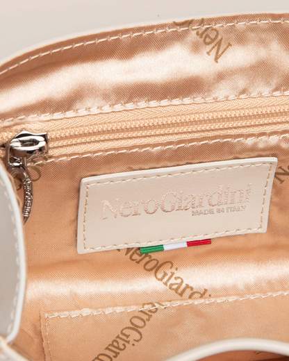 Nero Giardini E443700DE