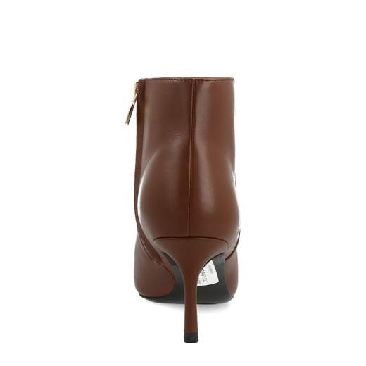 SHOPTHESHOES 215.02.25VT.CU